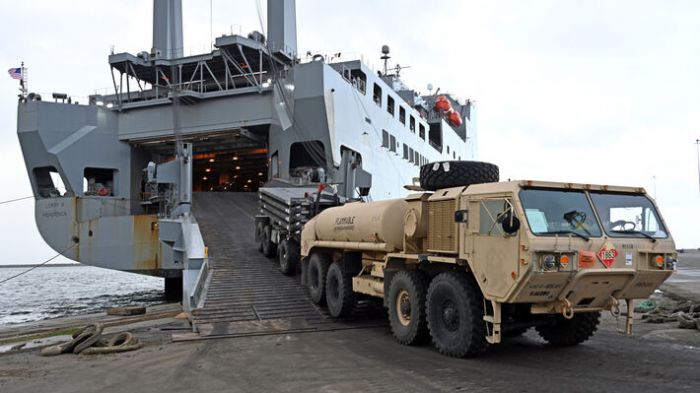 &Epsilon;&lambda;&lambda;&eta;&nu;&iota;&kappa;ή &kappa;&upsilon;&beta;έ&rho;&nu;&eta;&sigma;&eta;: &Sigma;&iota;&gamma;ή &alpha;&sigma;&upsilon;&rho;&mu;ά&tau;&omicron;&upsilon; &gamma;&iota;&alpha; &tau;&eta;&nu; &alpha;&pi;&omicron;&theta;ή&kappa;&epsilon;&upsilon;&sigma;&eta; &kappa;&alpha;&iota; &phi;ύ&lambda;&alpha;&xi;&eta; &delta;&epsilon;&kappa;ά&delta;&omega;&nu; &kappa;&omicron;&nu;&tau;έ&iota;&nu;&epsilon;&rho; &mu;&epsilon; &epsilon;&pi;&iota;&kappa;ί&nu;&delta;&upsilon;&nu;&omicron; &pi;&omicron;&lambda;&epsilon;&mu;&iota;&kappa;ό &upsilon;&lambda;&iota;&kappa;ό &tau;&omega;&nu; &Eta;&Pi;&Alpha;