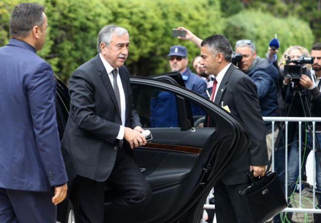 &Alpha;&rho;&nu;&eta;&tau;&iota;&kappa;ό&sigmaf; &omicron; &Alpha;&kappa;&iota;&nu;&tau;&zeta;ί &sigma;&tau;&eta;&nu; &pi;&rho;ό&tau;&alpha;&sigma;&eta; &Alpha;&nu;&alpha;&sigma;&tau;&alpha;&sigma;&iota;ά&delta;&eta;