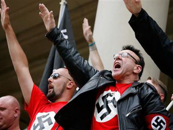 &Omicron; &lambda;&alpha;ϊ&kappa;&iota;&sigma;&mu;ό&sigmaf; &pi;&rho;&omicron;ά&gamma;&gamma;&epsilon;&lambda;&omicron;&sigmaf; &tau;&omicron;&upsilon; &phi;&alpha;&sigma;&iota;&sigma;&mu;&omicron;ύ