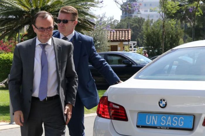 Έ&iota;&nu;&tau;&epsilon;: Ό&lambda;&epsilon;&sigmaf; &omicron;&iota; &pi;&lambda;&epsilon;&upsilon;&rho;έ&sigmaf; &theta;&alpha; &pi;&rho;έ&pi;&epsilon;&iota; &nu;&alpha; &epsilon;ί&nu;&alpha;&iota; &pi;&rho;ό&theta;&upsilon;&mu;&epsilon;&sigmaf; &nu;&alpha; &sigma;&kappa;&epsilon;&phi;&tau;&omicron;ύ&nu; &laquo;έ&xi;&omega; &alpha;&pi;ό &tau;&omicron; &kappa;&omicron;&upsilon;&tau;ί&raquo;...