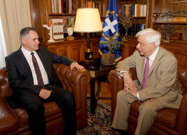 &Tau;&iota;&sigmaf; &alpha;&nu;&eta;&sigma;&upsilon;&chi;ί&epsilon;&sigmaf; &tau;&omicron;&upsilon; &epsilon;&xi;έ&theta;&epsilon;&sigma;&epsilon; &sigma;&epsilon; &Pi;&alpha;&upsilon;&lambda;ό&pi;&omicron;&upsilon;&lambda;&omicron; &kappa;&alpha;&iota; &Tau;&sigma;ί&pi;&rho;&alpha; &omicron; &Nu;&iota;&kappa;ό&lambda;&alpha;&sigmaf; &Pi;&alpha;&pi;&alpha;&delta;ό&pi;&omicron;&upsilon;&lambda;&omicron;&sigmaf;