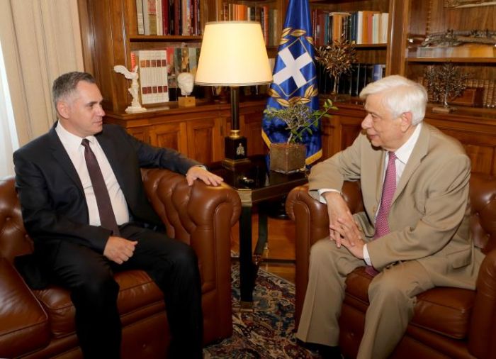 &Tau;&iota;&sigmaf; &alpha;&nu;&eta;&sigma;&upsilon;&chi;ί&epsilon;&sigmaf; &tau;&omicron;&upsilon; &epsilon;&xi;έ&theta;&epsilon;&sigma;&epsilon; &sigma;&epsilon; &Pi;&alpha;&upsilon;&lambda;ό&pi;&omicron;&upsilon;&lambda;&omicron; &kappa;&alpha;&iota; &Tau;&sigma;ί&pi;&rho;&alpha; &omicron; &Nu;&iota;&kappa;ό&lambda;&alpha;&sigmaf; &Pi;&alpha;&pi;&alpha;&delta;ό&pi;&omicron;&upsilon;&lambda;&omicron;&sigmaf;