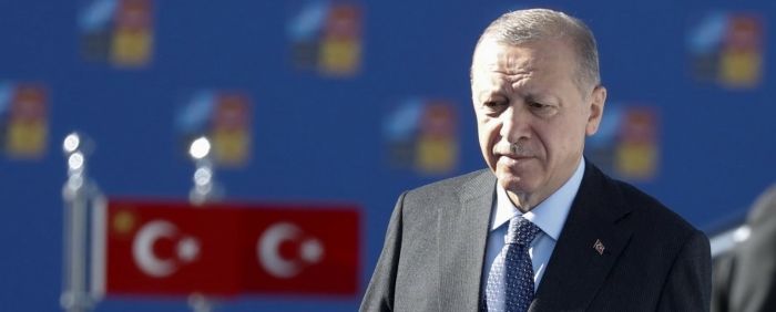 &laquo;&Alpha;&nu; &theta;έ&lambda;&alpha;&mu;&epsilon; έ&nu;&tau;&alpha;&sigma;&eta; &theta;&alpha; &kappa;ά&nu;&alpha;&mu;&epsilon; &upsilon;&pi;&epsilon;&rho;&pi;&tau;ή&sigma;&epsilon;&iota;&sigmaf; &sigma;&tau;&eta;&nu; &Alpha;&tau;&tau;&iota;&kappa;ή&raquo;, &delta;&eta;&lambda;ώ&nu;&epsilon;&iota; &tau;&omicron; &laquo;&delta;&epsilon;&xi;ί &chi;έ&rho;&iota;&raquo; &Epsilon;&rho;&nu;&tau;&omicron;&gamma;ά&nu;
