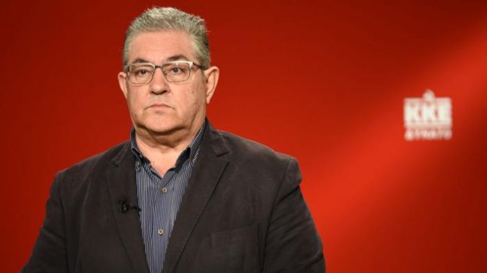 &Kappa;&omicron;&upsilon;&tau;&sigma;&omicron;ύ&mu;&pi;&alpha;&sigmaf;: &Tau;&omicron; &sigma;&kappa;ά&nu;&delta;&alpha;&lambda;&omicron; &tau;&omega;&nu; &pi;&alpha;&rho;&alpha;&kappa;&omicron;&lambda;&omicron;&upsilon;&theta;ή&sigma;&epsilon;&omega;&nu; &phi;έ&rho;&nu;&epsilon;&iota; &sigma;&tau;&eta;&nu; &epsilon;&pi;&iota;&phi;ά&nu;&epsilon;&iota;&alpha; έ&nu;&alpha; &sigma;&kappa;&omicron;&tau;&epsilon;&iota;&nu;ό &pi;&epsilon;&rho;&iota;&beta;ά&lambda;&lambda;&omicron;&nu; &kappa;&iota; έ&nu;&alpha; &delta;&iota;ά&tau;&rho;&eta;&tau;&omicron; &theta;&epsilon;&sigma;&mu;&iota;&kappa;ό &pi;&lambda;&alpha;ί&sigma;&iota;&omicron;