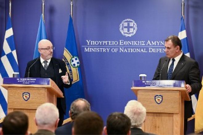 &Epsilon;&pi;ί&sigma;&kappa;&epsilon;&psi;&eta; &Omicron;&upsilon;&kappa;&rho;&alpha;&nu;ύ &Upsilon;&Pi;&Alpha;&Mu; &sigma;&tau;&eta;&nu; &Alpha;&theta;ή&nu;&alpha;: &Rho;&omega;&sigma;&iota;&kappa;ά ό&pi;&lambda;&alpha; &kappa;&alpha;&iota; &epsilon;&lambda;&lambda;&eta;&nu;&iota;&kappa;ά &laquo;Leopard&raquo; &sigma;&tau;&eta; &lambda;ί&sigma;&tau;&alpha; &gamma;&iota;&alpha; &Kappa;ί&epsilon;&beta;&omicron;