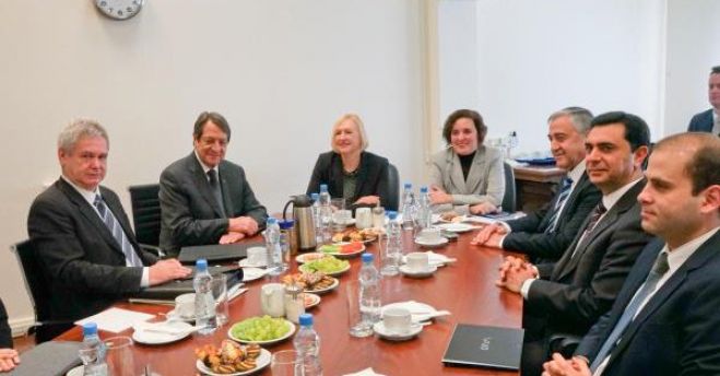 &Alpha;ύ&rho;&iota;&omicron; &Kappa;&upsilon;&rho;&iota;&alpha;&kappa;ή &mu;&epsilon;&tau;&alpha;&beta;&alpha;ί&nu;&epsilon;&iota; &sigma;&tau;&eta; &Gamma;&epsilon;&nu;&epsilon;ύ&eta; &kappa;&alpha;&iota; &omicron; &Mu;&omicron;&upsilon;&sigma;&tau;&alpha;&phi;ά &Alpha;&kappa;&iota;&nu;&tau;&zeta;ί