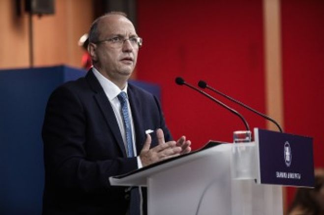 &Epsilon;&lambda;&lambda;&eta;&nu;&iota;&kappa;ή &kappa;&upsilon;&beta;έ&rho;&nu;&eta;&sigma;&eta;: &Pi;&alpha;&rho;&omicron;&upsilon;&sigma;&iota;ά&zeta;&epsilon;&iota; &tau;&alpha; &pi;&rho;&omicron;&nu;ό&mu;&iota;&alpha; &sigma;&tau;&omicron;&upsilon;&sigmaf; &epsilon;&pi;&iota;&chi;&epsilon;&iota;&rho;&eta;&mu;&alpha;&tau;ί&epsilon;&sigmaf; &omega;&sigmaf; ... &laquo;&sigma;&tau;ή&rho;&iota;&xi;&eta; &nu;έ&omega;&nu; &kappa;&alpha;&iota; &epsilon;&rho;&gamma;&alpha;&zeta;&omicron;&mu;έ&nu;&omega;&nu;&raquo;!