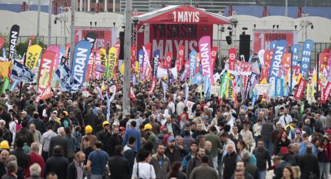 365 &sigma;&upsilon;&lambda;&lambda;ή&psi;&epsilon;&iota;&sigmaf; &sigma;&tau;&eta;&nu; &Kappa;&omega;&nu;&sigma;&tau;&alpha;&nu;&tau;&iota;&nu;&omicron;ύ&pi;&omicron;&lambda;&eta; &tau;&eta;&nu; &Pi;&rho;&omega;&tau;&omicron;&mu;&alpha;&gamma;&iota;ά