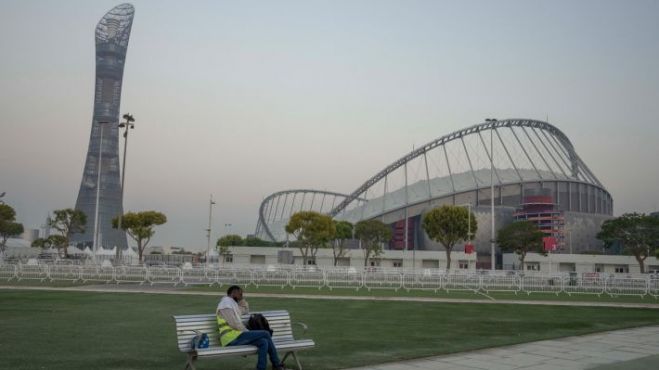 FIFA: &Eta; &sigma;&alpha;&pi;ί&lambda;&alpha; &pi;ί&sigma;&omega; &alpha;&pi;ό &tau;&eta; &lambda;&alpha;&mu;&pi;&epsilon;&rho;ή &beta;&iota;&tau;&rho;ί&nu;&alpha;