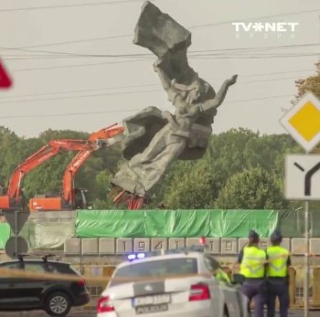 &Kappa;&alpha;&tau;&alpha;&sigma;&tau;&rho;&omicron;&phi;ή &Mu;&nu;&eta;&mu;&epsilon;ί&omega;&nu; &gamma;&iota;&alpha; &tau;&eta;&nu; &Alpha;&nu;&tau;&iota;&phi;&alpha;&sigma;&iota;&sigma;&tau;&iota;&kappa;ή &Nu;ί&kappa;&eta;: &Omicron;&rho;&gamma;&alpha;&nu;&omega;&mu;έ&nu;&eta; &delta;&iota;&alpha;&sigma;&tau;&rho;έ&beta;&lambda;&omega;&sigma;&eta; &tau;&eta;&sigmaf; &Iota;&sigma;&tau;&omicron;&rho;ί&alpha;&sigmaf;