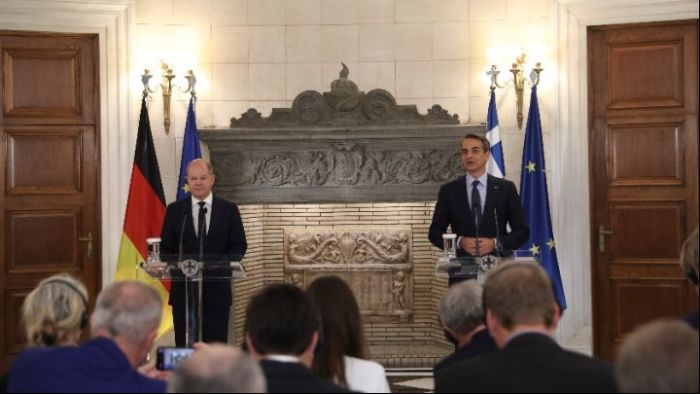 &Sigma;&upsilon;&nu;ά&nu;&tau;&eta;&sigma;&eta; &Sigma;&omicron;&lambda;&tau;&sigmaf; - &Mu;&eta;&tau;&sigma;&omicron;&tau;ά&kappa;&eta;: &laquo;&Beta;&rho;&epsilon;ί&tau;&epsilon; &tau;&alpha;&raquo; &mu;&epsilon; &tau;&eta;&nu; &Tau;&omicron;&upsilon;&rho;&kappa;ί&alpha;, &mu;&epsilon;&gamma;&alpha;&lambda;ύ&tau;&epsilon;&rho;&eta; &epsilon;&mu;&pi;&lambda;&omicron;&kappa;ή &sigma;&tau;&eta;&nu; &Omicron;&upsilon;&kappa;&rho;&alpha;&nu;ί&alpha; &kappa;&alpha;&iota; &Nu;&Alpha;&Tau;&Omicron;ϊ&kappa;ή &laquo;&sigma;&upsilon;&nu;&omicron;&chi;ή&raquo; &gamma;&iota;&alpha; &mu;&pi;ί&zeta;&nu;&epsilon;&sigmaf;