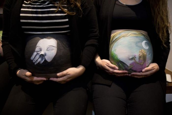 &Delta;ύ&omicron; &mu;&eta;&tau;έ&rho;&epsilon;&sigmaf; &kappa;&upsilon;&omicron;&phi;ό&rho;&eta;&sigma;&alpha;&nu; &tau;&omicron; ί&delta;&iota;&omicron; &mu;&omega;&rho;ό!