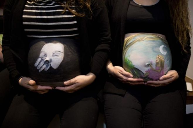 &Delta;ύ&omicron; &mu;&eta;&tau;έ&rho;&epsilon;&sigmaf; &kappa;&upsilon;&omicron;&phi;ό&rho;&eta;&sigma;&alpha;&nu; &tau;&omicron; ί&delta;&iota;&omicron; &mu;&omega;&rho;ό!