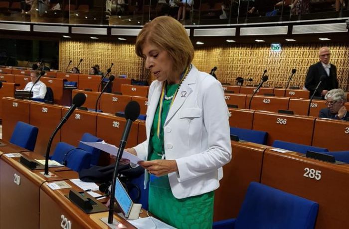 &Eta; &Sigma;&tau;έ&lambda;&lambda;&alpha; &Kappa;&upsilon;&rho;&iota;&alpha;&kappa;ί&delta;&omicron;&upsilon; &nu;έ&alpha; &Epsilon;&pi;ί&tau;&rho;&omicron;&pi;&omicron;&sigmaf; &tau;&eta;&sigmaf; &Kappa;ύ&pi;&rho;&omicron;&upsilon; &sigma;&tau;&eta;&nu; &Epsilon;&Epsilon;, &tau;&upsilon;&chi;&alpha;ί&omicron; ή...;