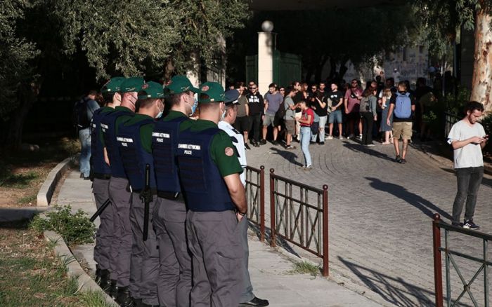 &Mu;&epsilon; &tau;&omicron;&nu; &tau;&rho;ό&pi;&omicron; &kappa;&alpha;&iota; &tau;&eta;&nu; &mu;έ&theta;&omicron;&delta;&omicron; &sigma;&upsilon;&mu;&mu;&omicron;&rho;ί&alpha;&sigmaf;&hellip;.