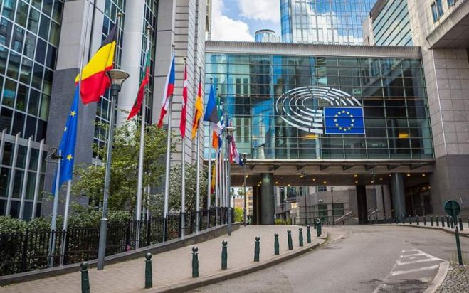 &Alpha;&iota;&chi;&mu;έ&sigmaf; &alpha;&pi;ό &Sigma;&alpha;&rho;&lambda; &Mu;&iota;&sigma;έ&lambda; &pi;&rho;&omicron;&sigmaf; &tau;&eta;&nu; &Kappa;&omicron;&mu;&iota;&sigma;&iota;ό&nu; &gamma;&iota;&alpha; &tau;&eta; &delta;&iota;&alpha;&chi;&epsilon;ί&rho;&iota;&sigma;&eta; &tau;&eta;&sigmaf; &epsilon;&nu;&epsilon;&rho;&gamma;&epsilon;&iota;&alpha;&kappa;ή&sigmaf; &kappa;&rho;ί&sigma;&eta;&sigmaf;