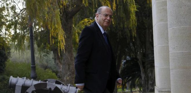 &Tau;&alpha; &Mu;&Omicron;&Epsilon; &delta;&epsilon;&nu; &pi;&rho;έ&pi;&epsilon;&iota; &nu;&alpha; &delta;&eta;&mu;&iota;&omicron;&upsilon;&rho;&gamma;&omicron;ύ&nu; &tau;&epsilon;&tau;&epsilon;&lambda;&epsilon;&sigma;&mu;έ&nu;&alpha; &pi;&omicron;&lambda;&iota;&tau;&iota;&kappa;ή&sigmaf; &phi;ύ&sigma;&epsilon;&omega;&sigmaf;