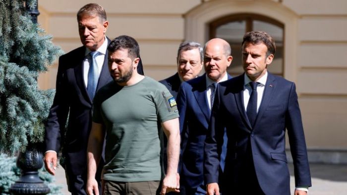 &laquo;Die Welt&raquo;: &Omicron;&iota; &Epsilon;&upsilon;&rho;&omega;&pi;&alpha;ί&omicron;&iota; &eta;&gamma;έ&tau;&epsilon;&sigmaf; &epsilon;&pi;&iota;&delta;&iota;ώ&kappa;&omicron;&upsilon;&nu; &pi;&lambda;έ&omicron;&nu; &mu;&iota;&alpha; &delta;&iota;&pi;&lambda;&omega;&mu;&alpha;&tau;&iota;&kappa;ή &lambda;ύ&sigma;&eta; &sigma;&tau;&eta; &sigma;ύ&gamma;&kappa;&rho;&omicron;&upsilon;&sigma;&eta; &sigma;&tau;&eta;&nu; &Omicron;&upsilon;&kappa;&rho;&alpha;&nu;ί&alpha;