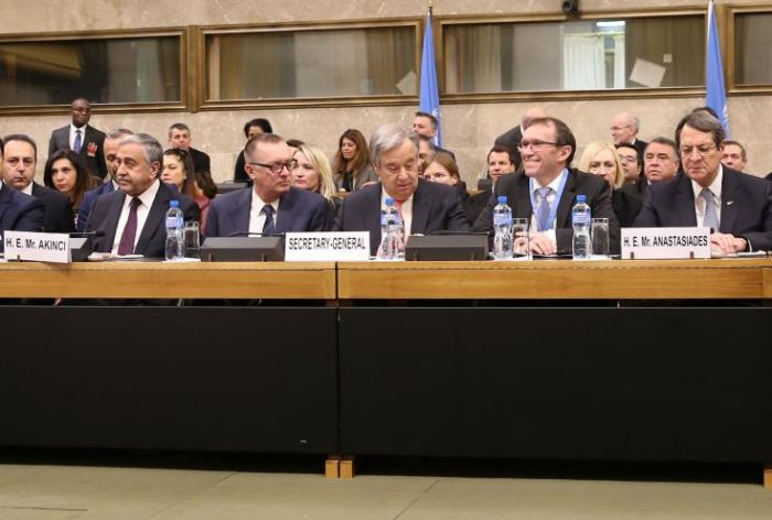 &Eta; &tau;&omicron;&upsilon;&rho;&kappa;&iota;&kappa;ή &pi;&lambda;&epsilon;&upsilon;&rho;ά &theta;&alpha; &delta;&iota;&alpha;&tau;&eta;&rho;ή&sigma;&epsilon;&iota; &tau;&iota;&sigmaf; &theta;έ&sigma;&epsilon;&iota;&sigmaf; &sigma;&tau;&eta;&sigmaf; &gamma;&iota;&alpha; &alpha;&sigma;&phi;ά&lambda;&epsilon;&iota;&alpha; &sigma;&tau;&omicron; &Kappa;&rho;&alpha;&nu; &Mu;&omicron;&nu;&tau;ά&nu;&alpha;