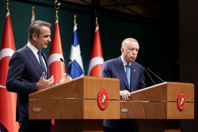 &Epsilon;&lambda;&lambda;&eta;&nu;&omicron;&tau;&omicron;&upsilon;&rho;&kappa;&iota;&kappa;ά: &Delta;&epsilon;&nu; &pi;&alpha;&rho;&epsilon;&kappa;&kappa;&lambda;ί&nu;&omicron;&upsilon;&nu; &omicron;ύ&tau;&epsilon; &pi;ό&nu;&tau;&omicron; &alpha;&pi;ό &tau;&omicron;&nu; &Nu;&Alpha;&Tau;&Omicron;&iota;&kappa;ό &laquo;&omicron;&delta;&iota;&kappa;ό &chi;ά&rho;&tau;&eta;&raquo;