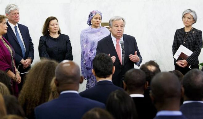 &Sigma;&tau;&iota;&sigmaf; 18:30 &eta; &sigma;&upsilon;&nu;ά&nu;&tau;&eta;&sigma;&eta; &Alpha;&nu;&tau;ό&nu;&iota;&omicron; &Gamma;&kappa;&omicron;&upsilon;&tau;έ&rho;&epsilon;&sigmaf; - &Mu;&pi;&iota;&nu;&alpha;&lambda;ί &Gamma;&iota;&lambda;&nu;&tau;&iota;&rho;ί&mu; &sigma;&tau;&eta;&nu; &Kappa;&omega;&nu;&sigma;&tau;&alpha;&nu;&tau;&iota;&nu;&omicron;ύ&pi;&omicron;&lambda;&eta;