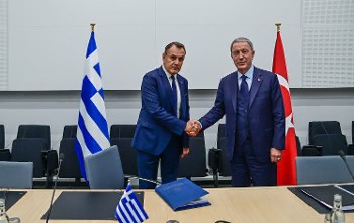 &Pi;&alpha;&zeta;ά&rho;&iota; &gamma;&iota;&alpha; &tau;&alpha; &Epsilon;&lambda;&lambda;&eta;&nu;&omicron;&tau;&omicron;&upsilon;&rho;&kappa;&iota;&kappa;ά &mu;&epsilon; &sigma;&phi;&rho;&alpha;&gamma;ί&delta;&alpha; &Nu;&Alpha;&Tau;&Omicron;