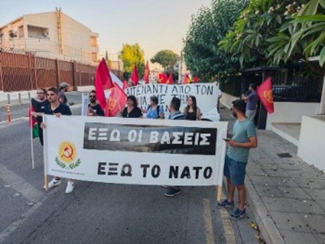 &Omicron;&iota; &lambda;&alpha;&omicron;ί &mu;&epsilon; &tau;&omicron;&upsilon;&sigmaf; &lambda;&alpha;&omicron;ύ&sigmaf;, &omicron; ά&nu;&theta;&rho;&omega;&pi;&omicron;&sigmaf; &mu;&epsilon; &tau;&omicron;&nu; ά&nu;&theta;&rho;&omega;&pi;&omicron;...