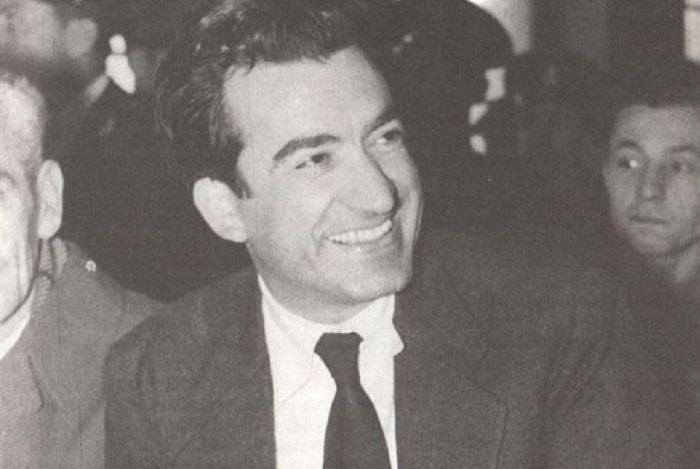 Έ&tau;&sigma;&iota; &alpha;&gamma;&alpha;&pi;ά&mu;&epsilon; &epsilon;&mu;&epsilon;ί&sigmaf; &tau;&eta;&nu; &Epsilon;&lambda;&lambda;ά&delta;&alpha;...