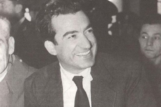 Έ&tau;&sigma;&iota; &alpha;&gamma;&alpha;&pi;ά&mu;&epsilon; &epsilon;&mu;&epsilon;ί&sigmaf; &tau;&eta;&nu; &Epsilon;&lambda;&lambda;ά&delta;&alpha;...