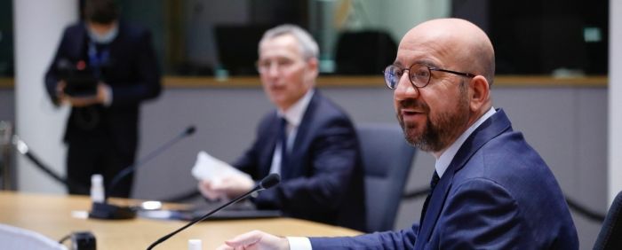 &Epsilon;&Epsilon;: &Epsilon;&pi;&iota;&phi;&upsilon;&lambda;ά&xi;&epsilon;&iota;&sigmaf; &Sigma;&alpha;&rho;&lambda; &Mu;&iota;&sigma;έ&lambda; &gamma;&iota;&alpha; &tau;&omicron; &laquo;&mu;&pi;&lambda;ό&kappa;&omicron;&raquo; &sigma;&tau;&omicron;&nu; &rho;&omega;&sigma;&iota;&kappa;ό &chi;&rho;&upsilon;&sigma;ό