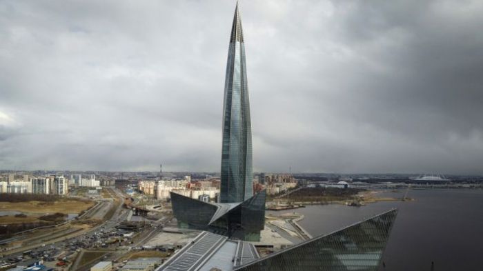 &Rho;&omega;&sigma;ί&alpha; - &Kappa;ί&nu;&alpha;: &Sigma;&upsilon;&mu;&phi;&omega;&nu;ί&alpha; &gamma;&iota;&alpha; &tau;&eta;&nu; &pi;&lambda;&eta;&rho;&omega;&mu;ή &tau;&omicron;&upsilon; &phi;&upsilon;&sigma;&iota;&kappa;&omicron;ύ &alpha;&epsilon;&rho;ί&omicron;&upsilon; &sigma;&epsilon; &epsilon;&theta;&nu;&iota;&kappa;ά &nu;&omicron;&mu;ί&sigma;&mu;&alpha;&tau;&alpha;