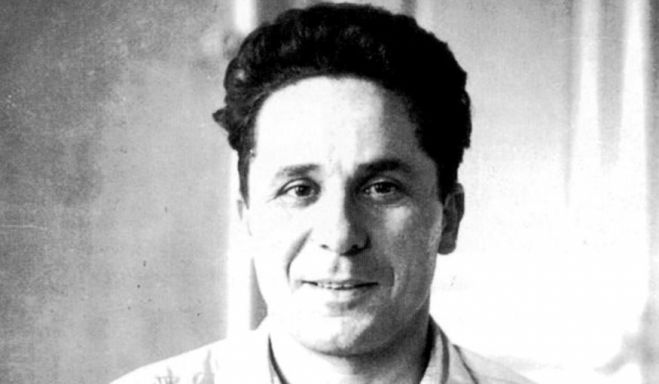 &Nu;ί&kappa;&omicron;&sigmaf; &Zeta;&alpha;&chi;&alpha;&rho;&iota;ά&delta;&eta;&sigmaf;, &omicron; &kappa;&omicron;&mu;&mu;&omicron;&upsilon;&nu;&iota;&sigma;&tau;ή&sigmaf; &eta;&gamma;έ&tau;&eta;&sigmaf;