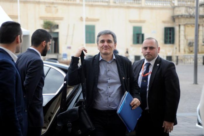 &Tau;&sigma;&alpha;&kappa;&alpha;&lambda;ώ&tau;&omicron;&sigmaf;: &ldquo;&Beta;&gamma;ή&kappa;&epsilon; &lambda;&epsilon;&upsilon;&kappa;ό&sigmaf; &kappa;&alpha;&pi;&nu;ό&sigmaf;&rdquo;... &alpha;&lambda;&lambda;ά &mu;&epsilon; &ldquo;&mu;έ&tau;&rho;&alpha; &pi;&omicron;&upsilon; &mu;&alpha;&sigmaf; &sigma;&tau;&epsilon;&nu;&omicron;&chi;&omega;&rho;&omicron;ύ&nu;!&rdquo;