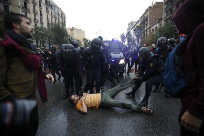 &Psi;ή&phi;&iota;&sigma;&epsilon; &omicron; &Pi;&rho;ό&epsilon;&delta;&rho;&omicron;&sigmaf; &tau;&eta;&sigmaf; &Kappa;&alpha;&tau;&alpha;&lambda;&omicron;&nu;ί&alpha;&sigmaf;