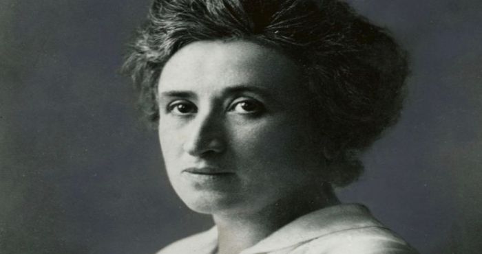 &laquo;&Rho;ό&zeta;&alpha; &Lambda;&omicron;ύ&xi;&epsilon;&mu;&pi;&omicron;&upsilon;&rho;&gamma;&kappa;, &tau;&iota; &sigma;&omicron;&upsilon; &rsquo;&chi;&omega; &phi;&upsilon;&lambda;&alpha;&gamma;&mu;έ&nu;&alpha;&hellip;&raquo;