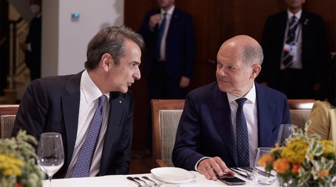 &Sigma;&omicron;&lambda;&tau;&sigmaf;: &laquo;&Beta;&rho;&epsilon;ί&tau;&epsilon; &tau;&alpha;&raquo;, &eta; &Tau;&omicron;&upsilon;&rho;&kappa;ί&alpha; &delta;&epsilon;&nu; &epsilon;ί&nu;&alpha;&iota; &Rho;&omega;&sigma;ί&alpha;...