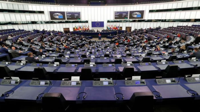 &laquo;&Kappa;&upsilon;&nu;ή&gamma;&iota; &Mu;&alpha;&gamma;&iota;&sigma;&sigma;ώ&nu;&raquo; &kappa;&eta;&rho;ύ&sigma;&sigma;&epsilon;&iota; &eta; &Epsilon;.&Epsilon;.