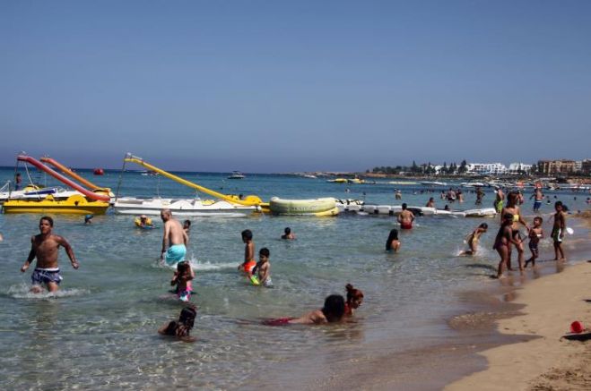 &Sigma;&epsilon; &iota;&sigma;&tau;&omicron;&rho;&iota;&kappa;ό &upsilon;&psi;&eta;&lambda;ό &rho;&epsilon;&kappa;ό&rho; &omicron;&iota; &tau;&omicron;&upsilon;&rho;&iota;&sigma;&tau;&iota;&kappa;έ&sigmaf; &alpha;&phi;ί&xi;&epsilon;&iota;&sigmaf; &tau;&omicron; 2016