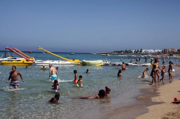 &Sigma;&epsilon; &iota;&sigma;&tau;&omicron;&rho;&iota;&kappa;ό &upsilon;&psi;&eta;&lambda;ό &rho;&epsilon;&kappa;ό&rho; &omicron;&iota; &tau;&omicron;&upsilon;&rho;&iota;&sigma;&tau;&iota;&kappa;έ&sigmaf; &alpha;&phi;ί&xi;&epsilon;&iota;&sigmaf; &tau;&omicron; 2016
