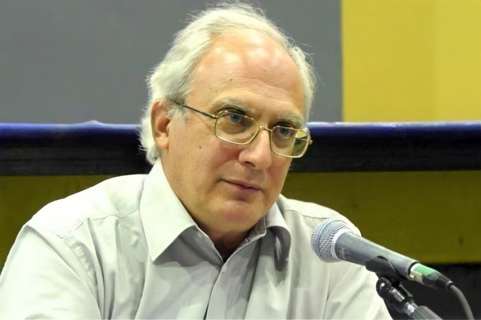 &Omicron;&iota; &upsilon;&pi;&omicron;&theta;έ&sigma;&epsilon;&iota;&sigmaf; &Chi;&rho;&upsilon;&sigma;&omicron;&chi;ό&omicron;&upsilon;-&Mu;&pi;&omicron;&gamma;&iota;ό&pi;&omicron;&upsilon;&lambda;&omicron;&upsilon; &alpha;&nu;&alpha;&beta;&iota;ώ&nu;&omicron;&upsilon;&nu; &tau;&omicron; &epsilon;&mu;&phi;&upsilon;&lambda;&iota;&omicron;&pi;&omicron;&lambda;&epsilon;&mu;&iota;&kappa;ό &kappa;&lambda;ί&mu;&alpha;