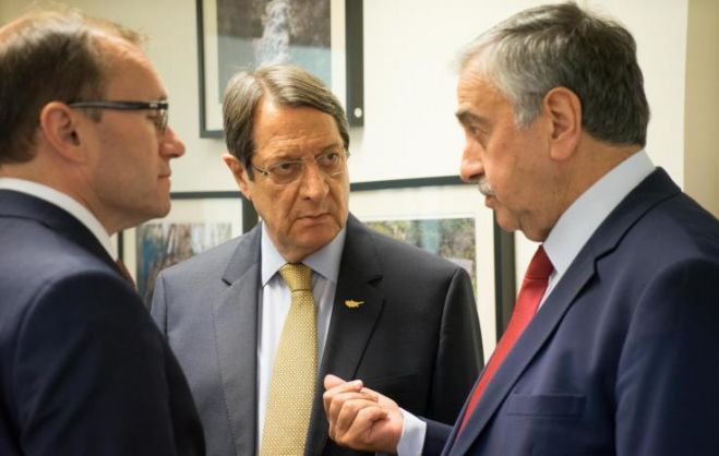 &Omicron;&iota; &delta;&iota;&alpha;&kappa;&rho;&alpha;&tau;&iota;&kappa;&omicron;ί &alpha;&nu;&tau;&alpha;&gamma;&omega;&nu;&iota;&sigma;&mu;&omicron;ί &sigma;&tau;&omicron; &Kappa;&upsilon;&pi;&rho;&iota;&alpha;&kappa;ό