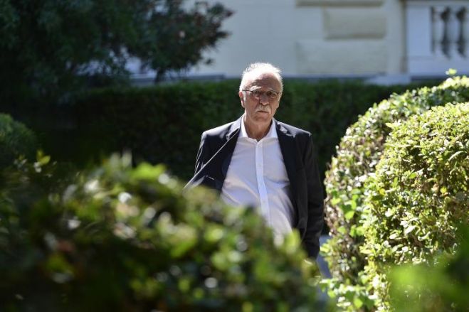 &Delta;. &Beta;ί&tau;&sigma;&alpha;&sigmaf;: &Pi;&alpha;&rho;&alpha;&lambda;&omicron;&gamma;&iota;&sigma;&mu;ό&sigmaf; &eta; &delta;&eta;&mu;&iota;&omicron;&upsilon;&rho;&gamma;ί&alpha; &tau;&epsilon;&tau;&epsilon;&lambda;&epsilon;&sigma;&mu;έ&nu;&omega;&nu; &alpha;&nu;&omicron;&iota;&chi;&tau;ά &tau;&eta;&sigmaf; &Kappa;ύ&pi;&rho;&omicron;&upsilon; &alpha;&pi;ό &tau;&eta;&nu; Ά&gamma;&kappa;&upsilon;&rho;&alpha;