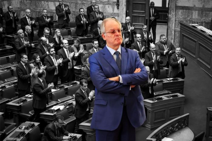 Ό&tau;&alpha;&nu; &omicron; &Pi;&rho;ό&epsilon;&delta;&rho;&omicron;&sigmaf; &tau;&eta;&sigmaf; &Delta;&eta;&mu;&omicron;&kappa;&rho;&alpha;&tau;ί&alpha;&sigmaf; &alpha;&gamma;ό&rho;&epsilon;&upsilon;&epsilon; &kappa;&alpha;&tau;ά &kappa;&omicron;&mu;&mu;&omicron;&upsilon;&nu;&iota;&sigma;&tau;ή&hellip; &delta;&iota;&kappa;&tau;ά&tau;&omicron;&rho;&alpha; &Mu;&pi;&epsilon;&lambda;&omicron;&gamma;&iota;ά&nu;&nu;&eta;