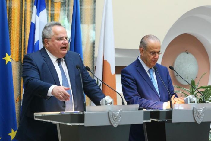 &Alpha;&pi;&rho;&omicron;&epsilon;&tau;&omicron;ί&mu;&alpha;&sigma;&tau;&omicron;&sigmaf; &sigma;&tau;&eta;&nu; &Epsilon;&lambda;&beta;&epsilon;&tau;ί&alpha; &omicron; Έ&iota;&nu;&tau;&epsilon;