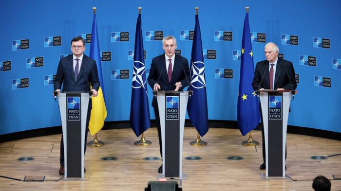 To NATO &alpha;&upsilon;&xi;ά&nu;&epsilon;&iota; &tau;&eta;&nu; &pi;&alpha;&rho;&alpha;&gamma;&omega;&gamma;ή &kappa;&alpha;&iota; &tau;&eta; &rho;&omicron;ή ό&pi;&lambda;&omega;&nu; &pi;&rho;&omicron;&sigmaf; &tau;&omicron; &Kappa;ί&epsilon;&beta;&omicron;