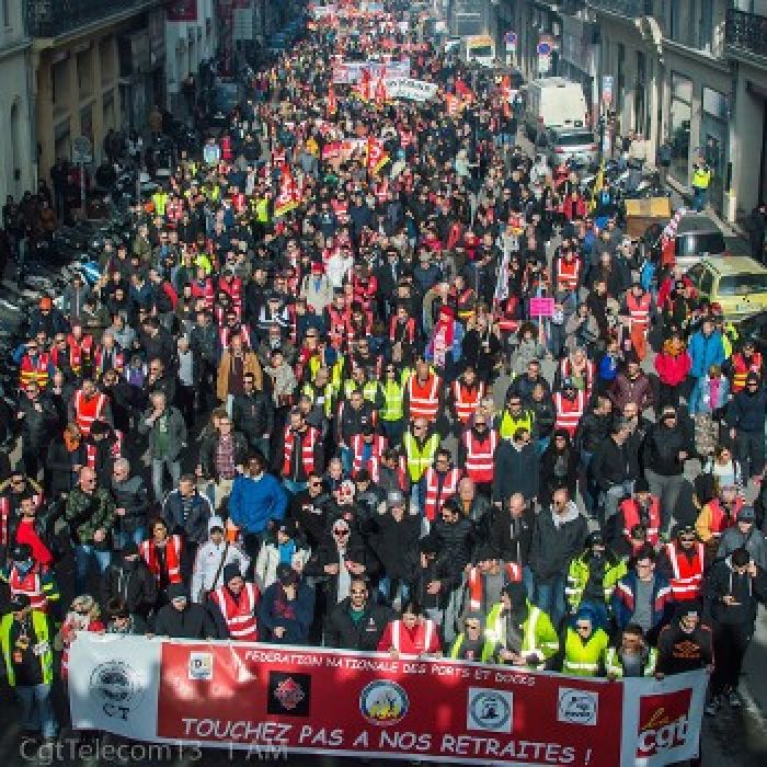&Gamma;&alpha;&lambda;&lambda;ί&alpha;: &Nu;έ&alpha; &pi;&alpha;&nu;&epsilon;&theta;&nu;&iota;&kappa;ή &alpha;&pi;&epsilon;&rho;&gamma;ί&alpha; &sigma;&tau;&iota;&sigmaf; 6 &Phi;&lambda;&epsilon;&beta;ά&rho;&eta;