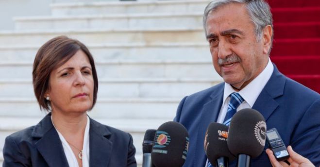 &Omicron;&iota;... &alpha;&nu;&eta;&sigma;&upsilon;&chi;ί&epsilon;&sigmaf; &tau;&eta;&sigmaf; &Sigma;&iota;&mu;&pi;έ&lambda; &phi;έ&rho;&nu;&omicron;&upsilon;&nu; &alpha;&pi;&omicron;&kappa;&alpha;&lambda;ύ&psi;&epsilon;&iota;&sigmaf; &alpha;&pi;ό &Alpha;&kappa;&iota;&nu;&tau;&zeta;ί!
