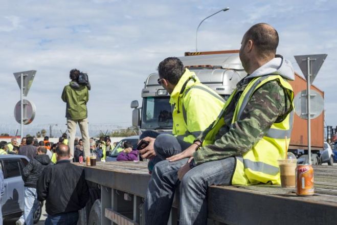 &Pi;&alpha;&rho;&alpha;ί&tau;&eta;&sigma;&eta; &Upsilon;&pi;&omicron;&upsilon;&rho;&gamma;&omicron;ύ &Mu;&epsilon;&tau;&alpha;&phi;&omicron;&rho;ώ&nu;, &zeta;&eta;&tau;ά &tau;&omicron; &Alpha;&Kappa;&Epsilon;&Lambda;