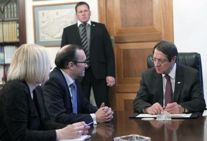 &Mu;&epsilon; &tau;&omicron;&nu; &Pi;&rho;ό&epsilon;&delta;&rho;&omicron; &Alpha;&nu;&alpha;&sigma;&tau;&alpha;&sigma;&iota;ά&delta;&eta; &sigma;&upsilon;&nu;&alpha;&nu;&tau;ά&tau;&alpha;&iota; &alpha;ύ&rho;&iota;&omicron; &omicron; Έ&iota;&nu;&tau;&epsilon;