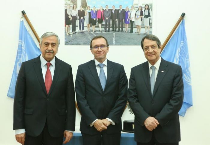 &Omicron; Έ&iota;&nu;&tau;&epsilon; &epsilon;&nu;&eta;&mu;&epsilon;&rho;ώ&nu;&epsilon;&iota; &tau;&omicron;&nu; &Gamma;&epsilon;&nu;&iota;&kappa;ό &Gamma;&rho;&alpha;&mu;&mu;&alpha;&tau;έ&alpha; &tau;&omicron;&upsilon; &Omicron;&Eta;&Epsilon;